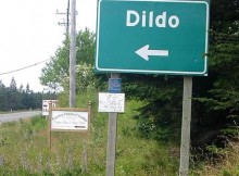 Saviez-vous qu'il y avait des villes du Canada qui portaient des noms tels que «Nécessité nue» ou «Viens par Chance»