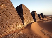 pyramides Méroé Afrique